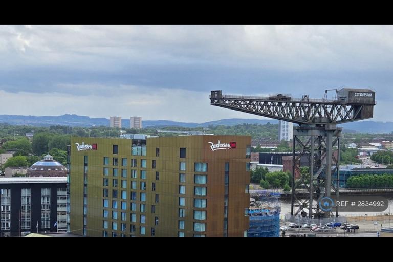 2 bedroom flat in Stobcross Street, Glasgow, G3 (2 bed) (#2834992)