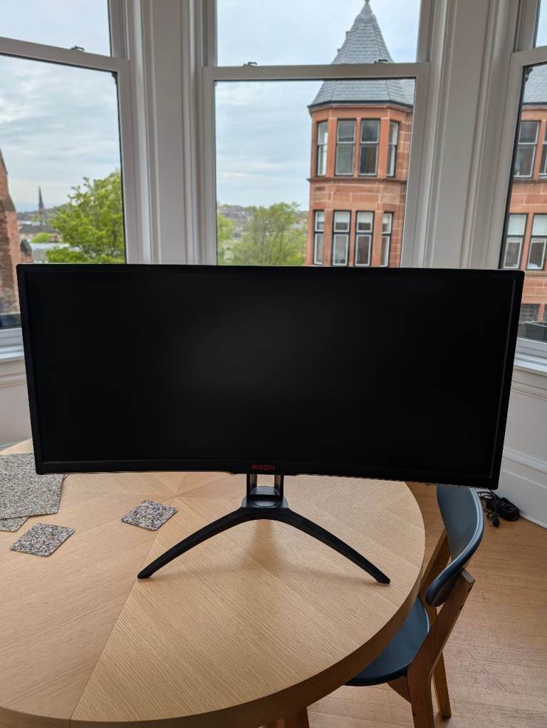 AGON 35" Extra wide Gaming Monitor 