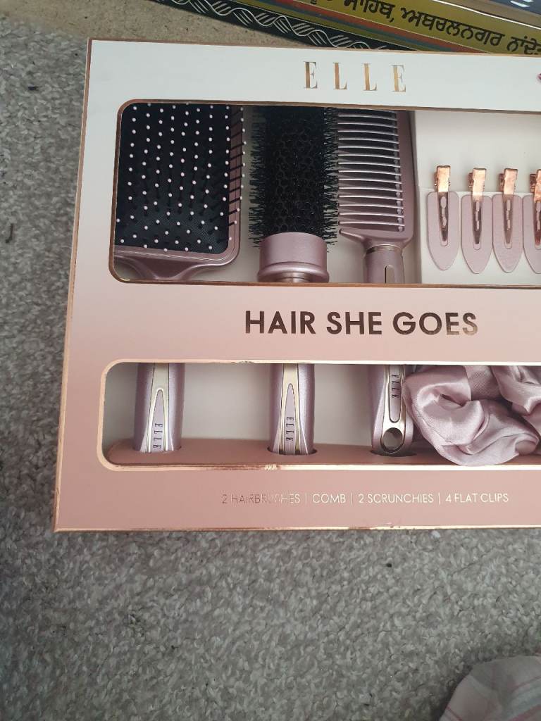 NEW ELLE Hair She Goes Styling Set - Pink Brushes & Accessories