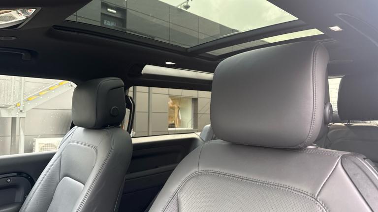 2025 Land Rover Defender 3.0 D250 X-Dynamic HSE 90 3dr Auto Diesel Estate Estate Diesel Automatic