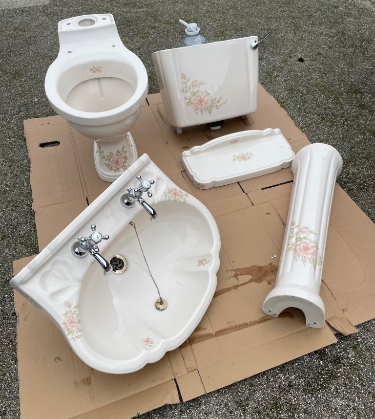 Vintage bathroom set Sink and Toilet 