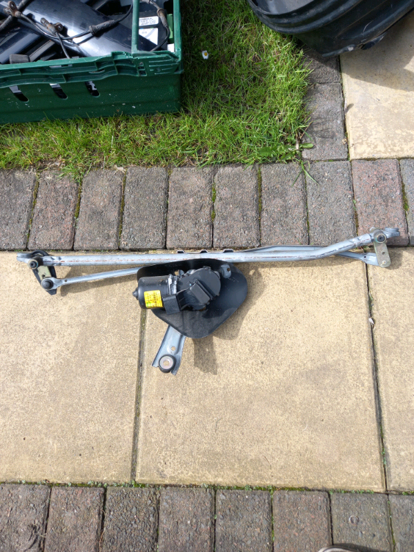 Mini Cooper R50 2006 front wiper motor 