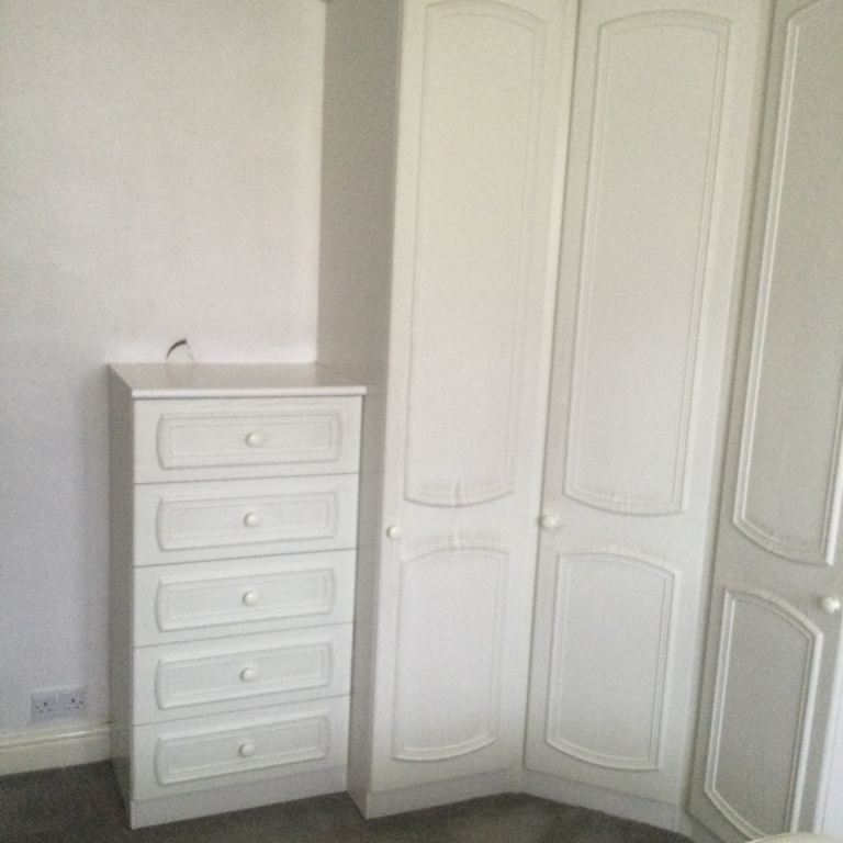 Hammond’s fitted wardrobes