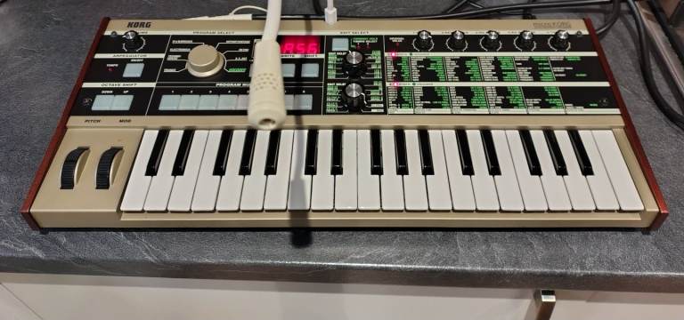 Korg Mircokorg keyboard vocoder