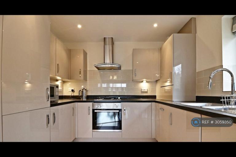 2 bedroom flat in Forty Avenue, Brent, Wembley, HA9 (2 bed) (#3059350)