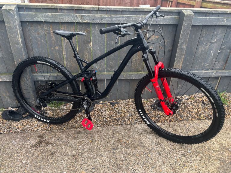 Immaculate 2024 GT sensor comp Large 29er full Suspension 