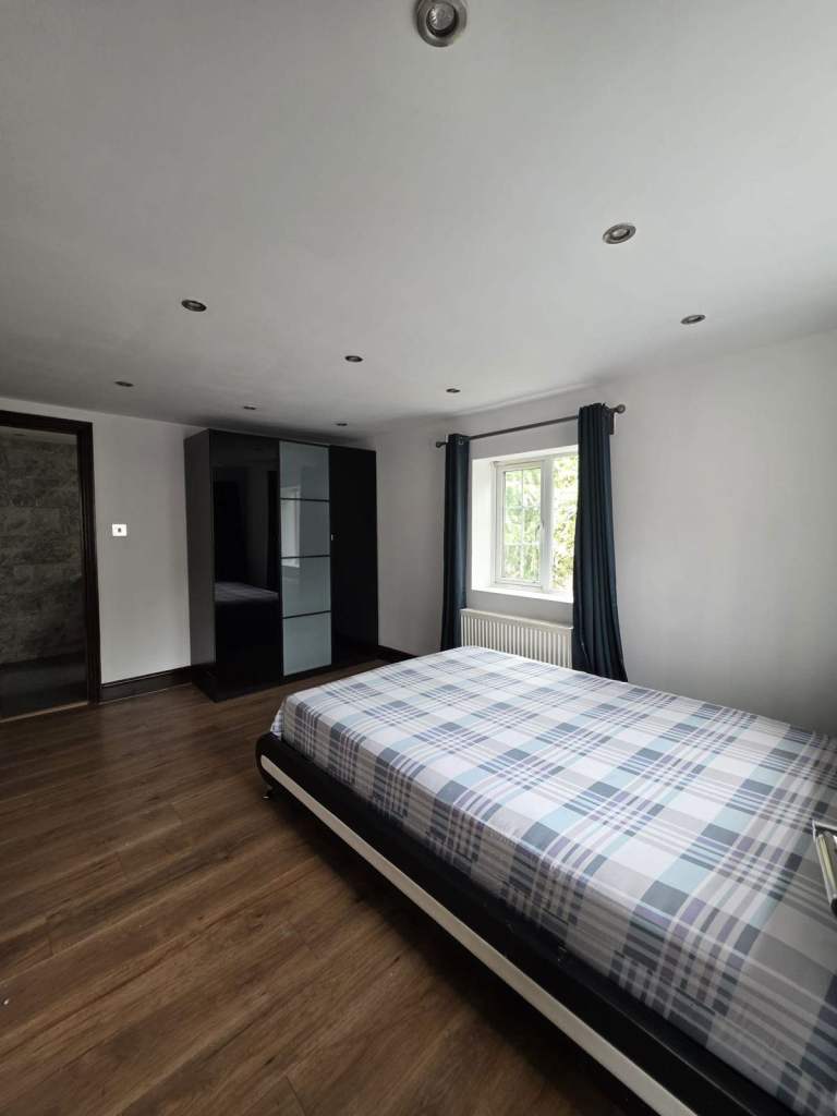 3 Bed Flat for rent at CR4 2HT