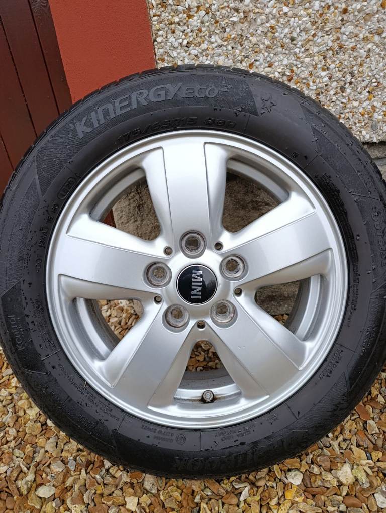 Mini Cooper F55/56 Alloy wheels and tyres 