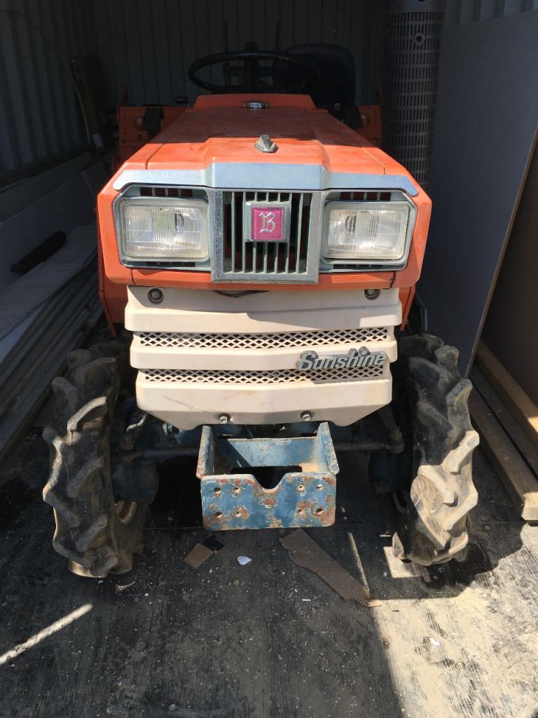 Kubota B1402 4WD Compact Tractor + RS1200 Tiller. Only 425 hours. Good Condition for the year. 