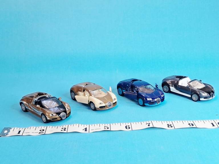 Set of 4 Bugatti Veyron Diecast Model Cars