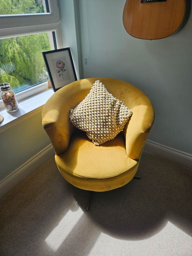 Sofology - Islington Swivel Chair (RRP £549)