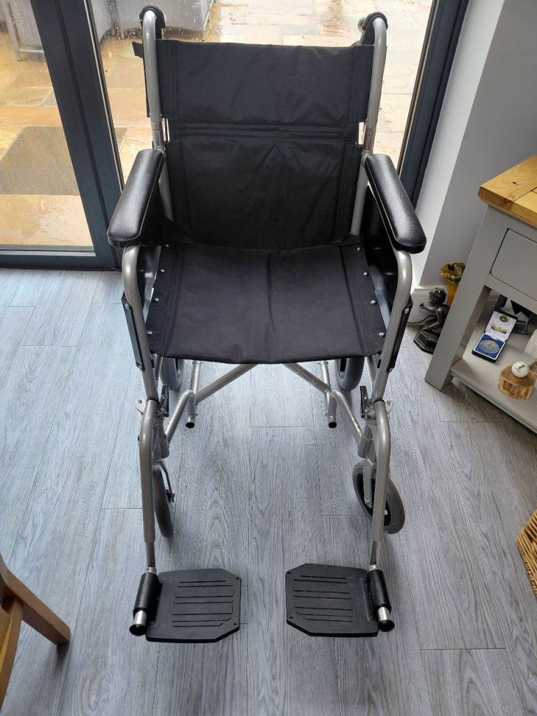 Light Aluminum Wheelchair 