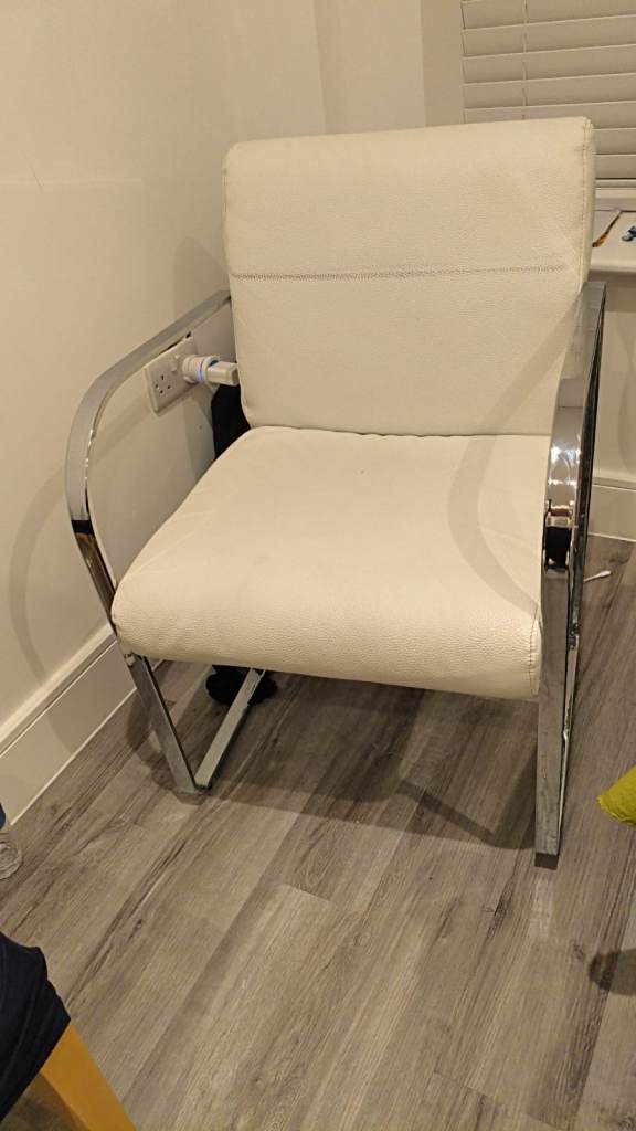 Modern White Leather Cantilever Chair – Chrome Frame