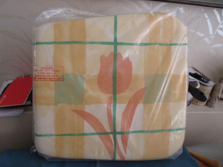 GLEN CREST SEATEX CHAIR PADS (4) - NEW
