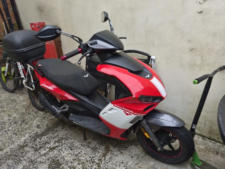 Lexmoto diablo moped 