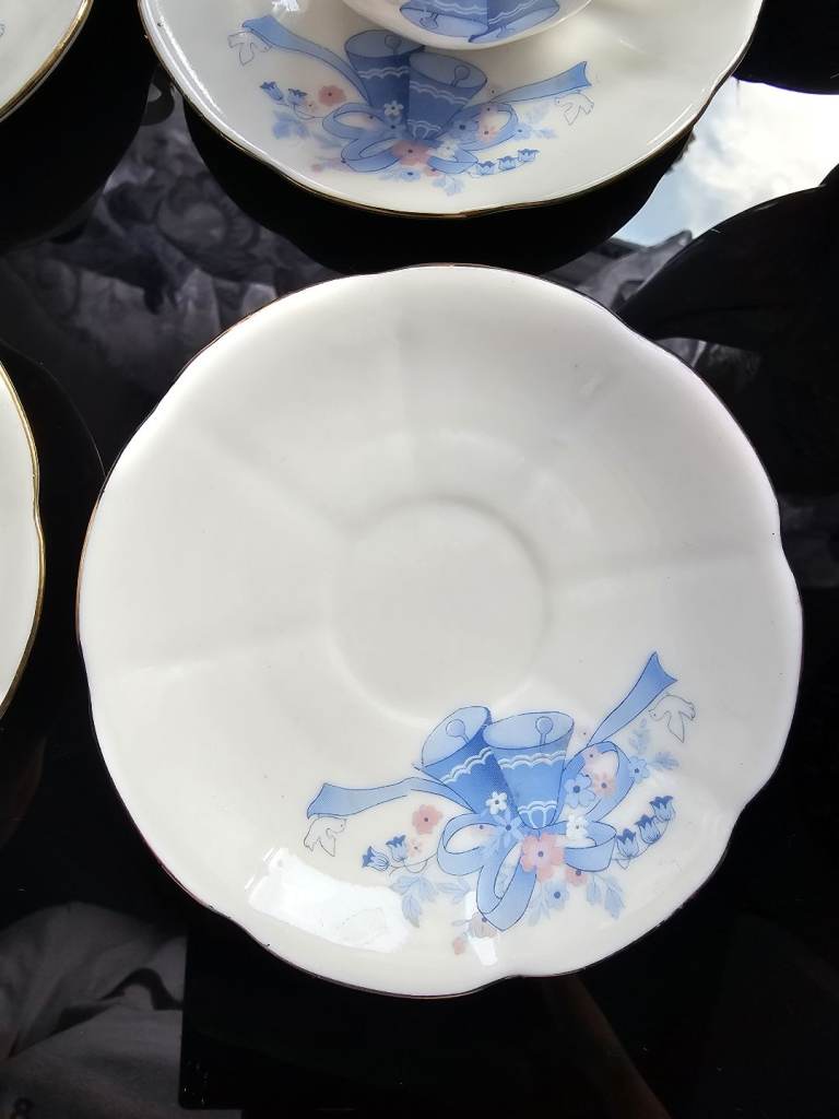 Floral Teapot and 6 Cup/Saucer Set