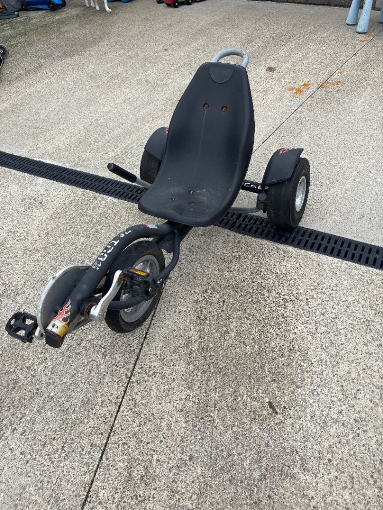 Fun Black Kids' Drifting Trike Pedal Go-Kart