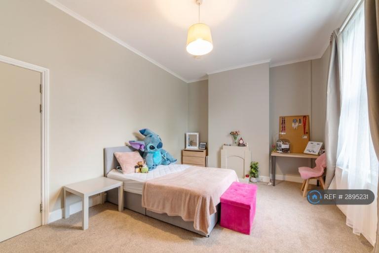 4 bedroom house in Kenmure Place, Preston, PR1 (4 bed) (#2895231)