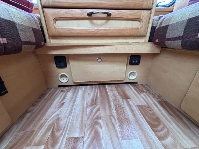 ELDDIS SUPREME ODYSSEY 484 FIXED BED MOTORMOVER 2006