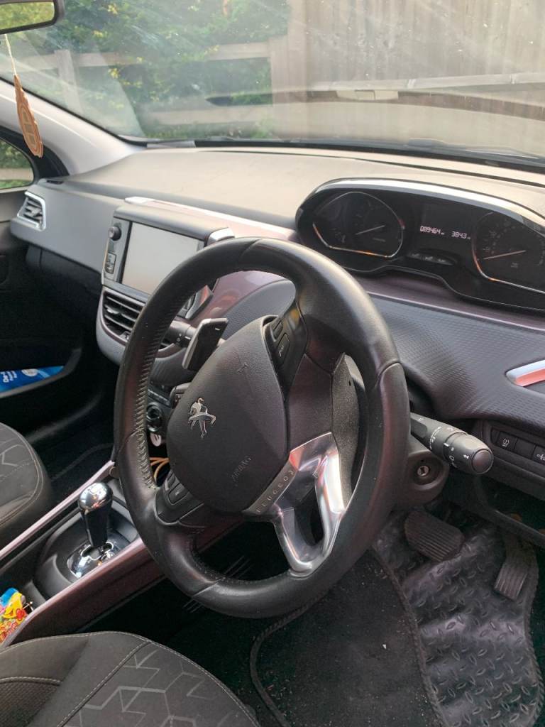 Peugeot, 2008, Hatchback, 2015, Semi-Auto, 1560 (cc), 5 doors