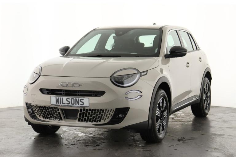 2025 Fiat 600 1.2 Hybrid 48V 5dr eDCT-6 HATCHBACK PETROL Automatic
