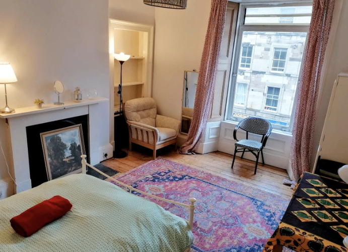 Edinburgh large double bedroom in shared flat Tollcross next to the meadows 