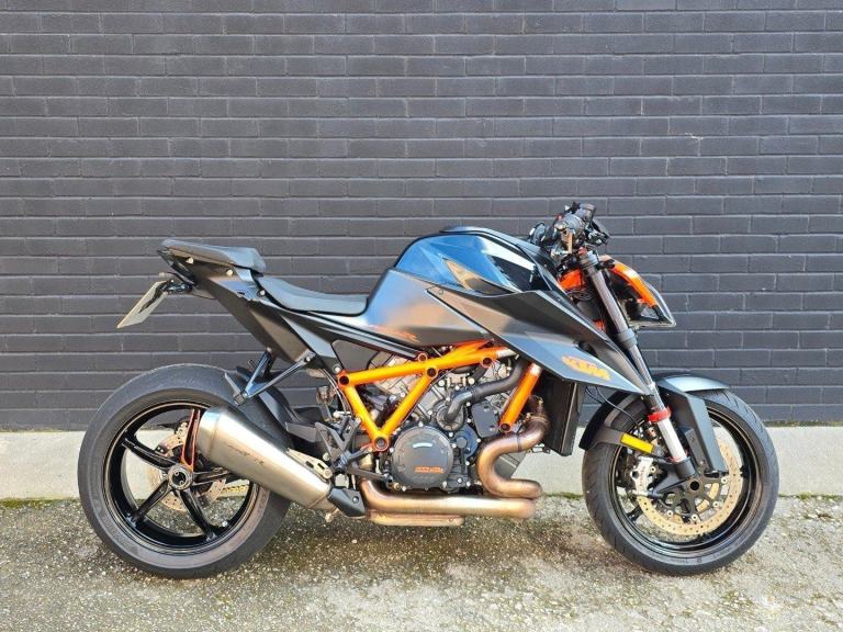 2022 KTM 1290 SUPERDUKE R - EXTRAS!