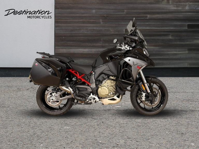 2025 Ducati Multistrada V4 S black Manual