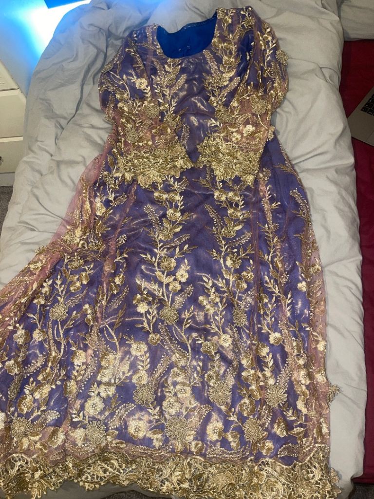 Beautiful Purple and Gold Embroidered Dress & matching scarf – As Good As New