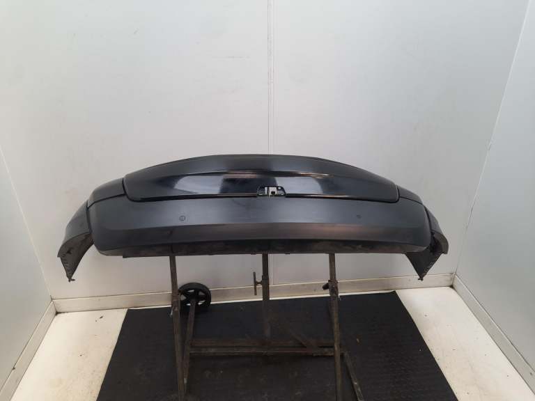 Landrover Discovery Rear Bumper 2017-2026 Estate Lr083023