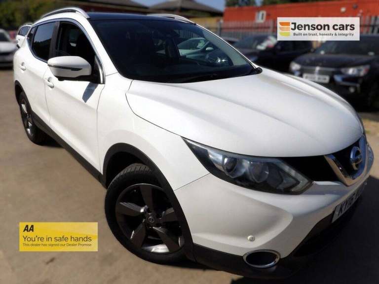 2016 Nissan Qashqai 1.5 dCi N-Connecta SUV 5dr Diesel Manual 2WD Euro 6 (s/s) (110 ps) HATCHBACK ...