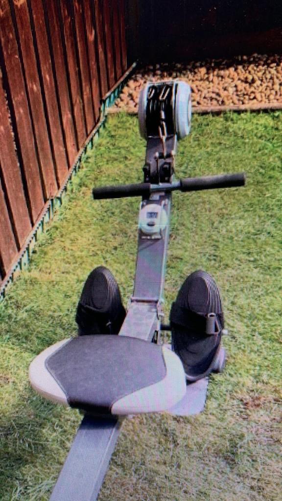 Folding Rowing Machine – Grey, Good Condition