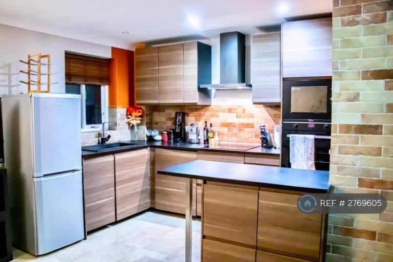 1 bedroom flat in Pavilion Mansions, London, SW9 (1 bed) (#2769605)
