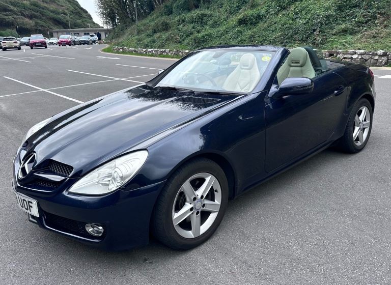 Mercedes SLK 280 V6 3.0 Auto in Superb convertible in excellent condition - cheaper tax version 