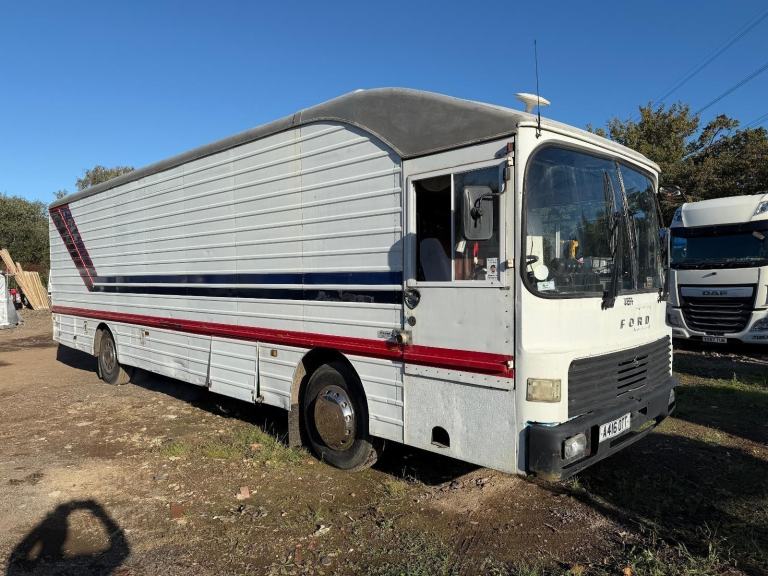 Ford 1984 MOBILE LIBRARY WARDROBE 12.5 ton box truck film unit events