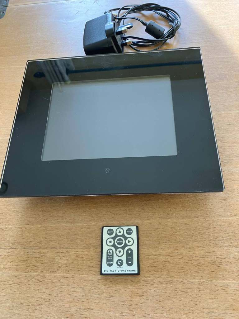 Digital Photo Frame with Remote and Power Supply
