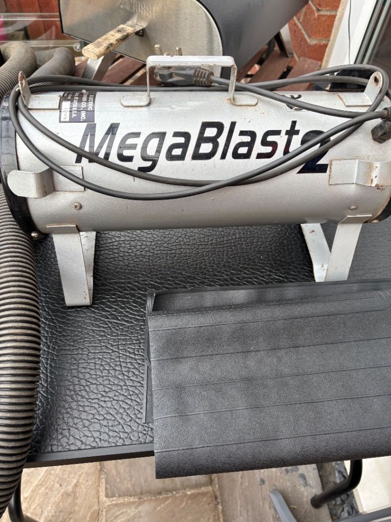 Dog dryer/blaster Mega Blast
