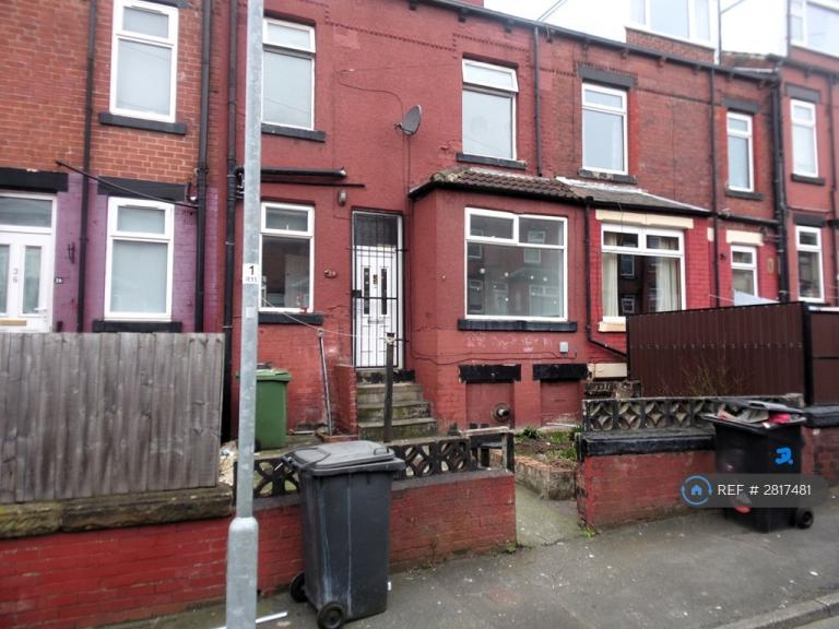 2 bedroom house in Raincliffe Grove, Leeds, LS9 (2 bed) (#2817481)