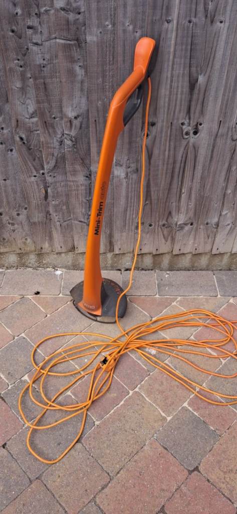 Flymo Electric Grass Trimmer with Long Cable