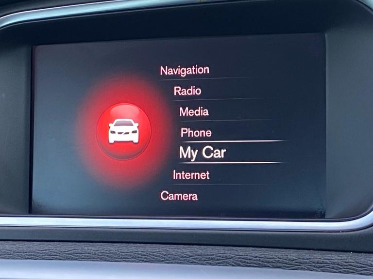 2018 Volvo V40 T3 [152] Inscription 5dr - Sat Nav &amp; Rear Camera &amp; Heated Seats HATCHBACK ...