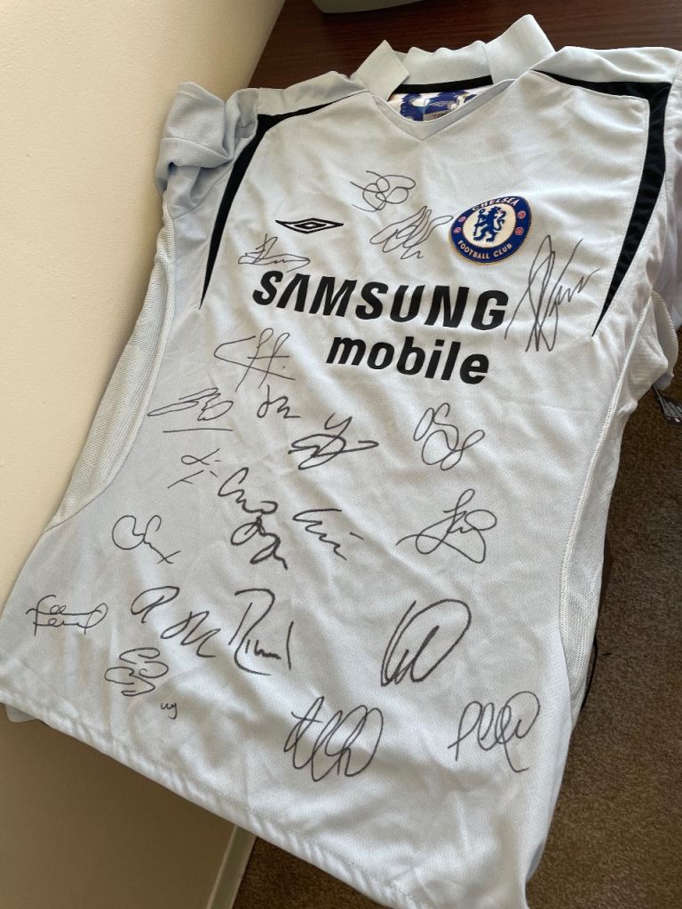 Chelsea Football Club Signed Umbro Shirt – Good Condition