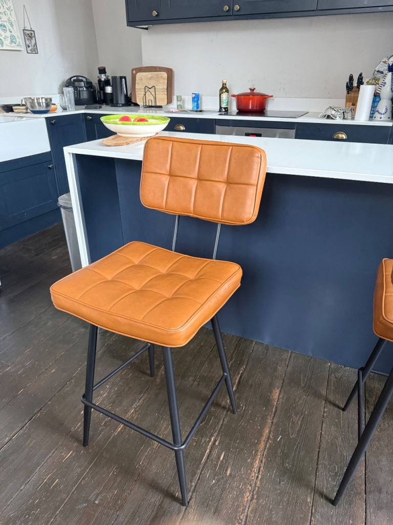 2x faux leather barstools