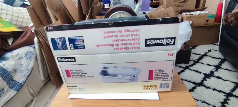 Fellowes FS5 compact paper shredder in original box