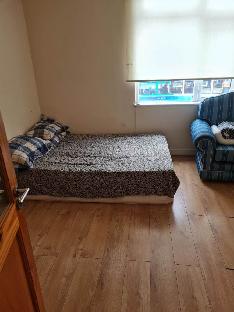 2 bedroom flat to let in the S9 area