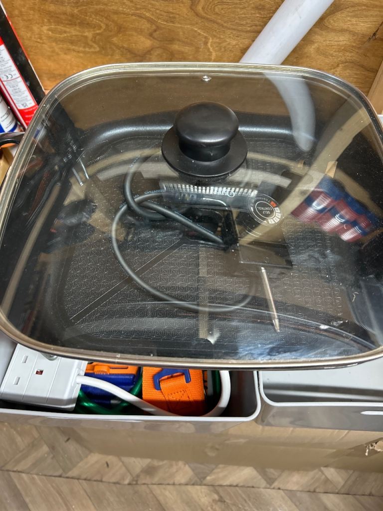 Quest 240v camping pan