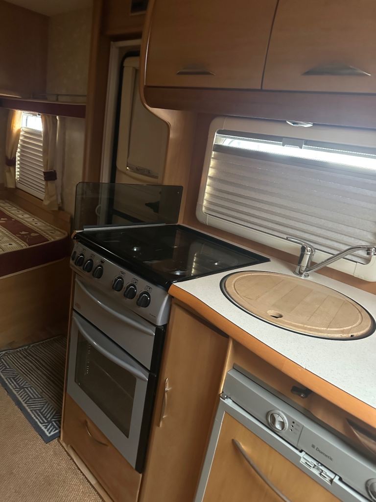 2006 Swift challenger 550 4 berth with fixed transverse bed
