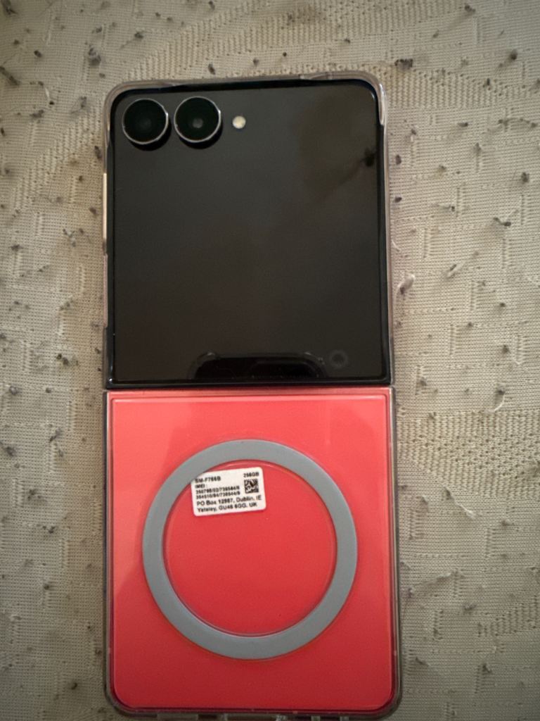 Samsung Galaxy Z Flip – Pink, As Good As New