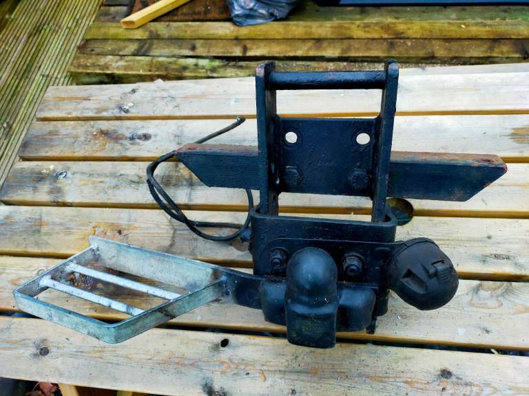 LANDROVER DEFENDER TOW BAR