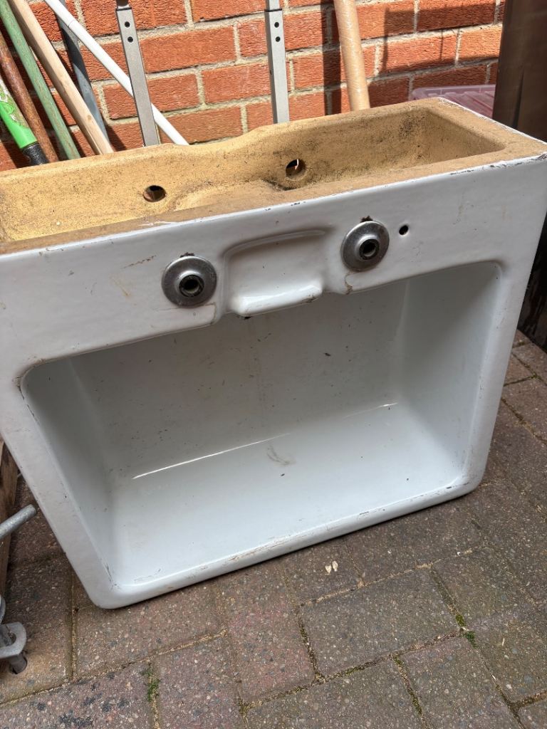 White Ceramic Belfast Sink – Fair Condition