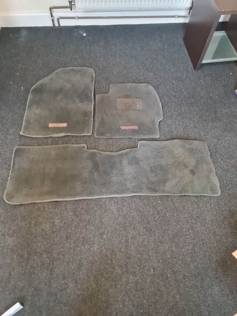 2010-2015 Toyota Prius Floor Mats 